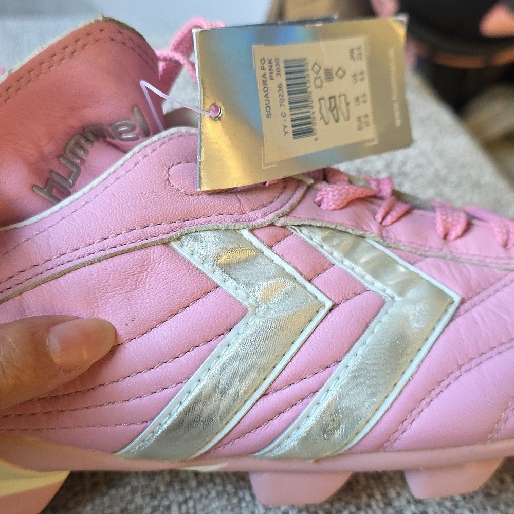 Hummel Pink Cleats with Silver Details - Picture 5 of 7